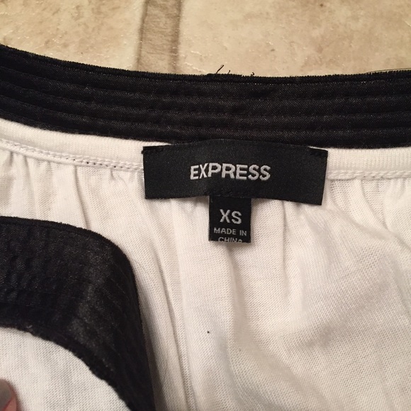 Express tank top - Picture 3 of 3